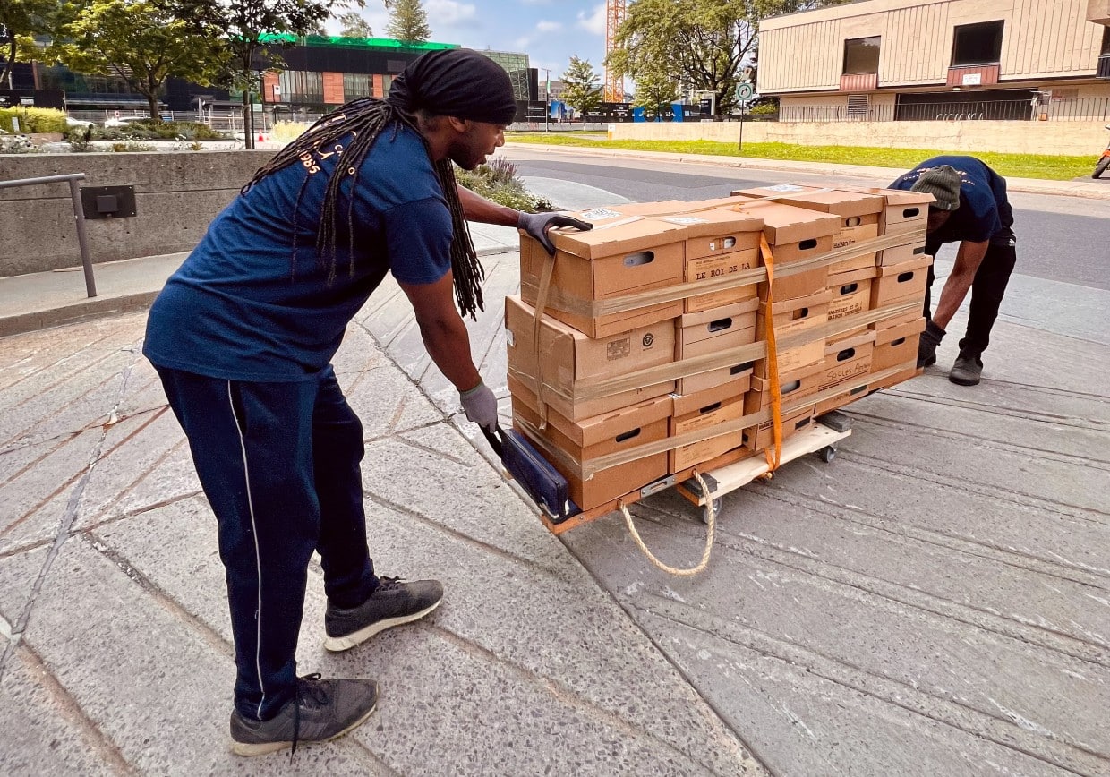 Meilleurs déménageurs en action lors d’un déménagement résidentiel à Montréal